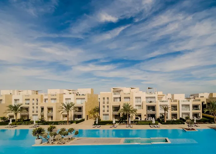 Radiant & Refined 2bdr Mangroovyfree & Pool *