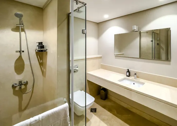Radiant & Refined 2bdr Mangroovyfree & Pool Appartement *