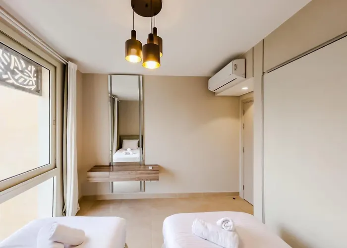 Radiant & Refined 2bdr Mangroovyfree & Pool *
