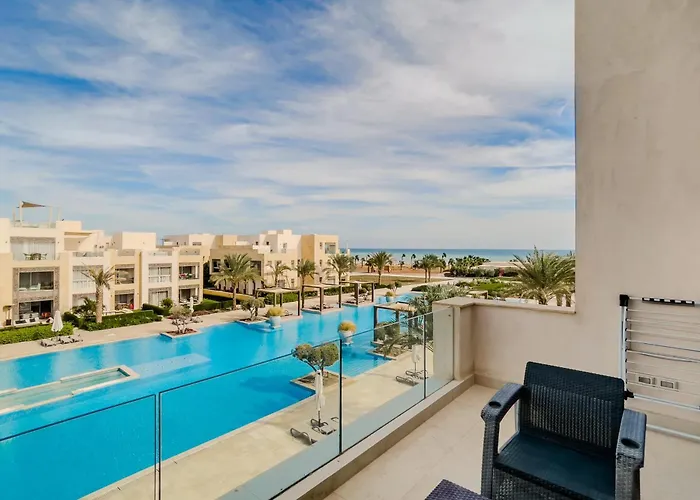 Radiant & Refined 2bdr Mangroovyfree & Pool Appartement *